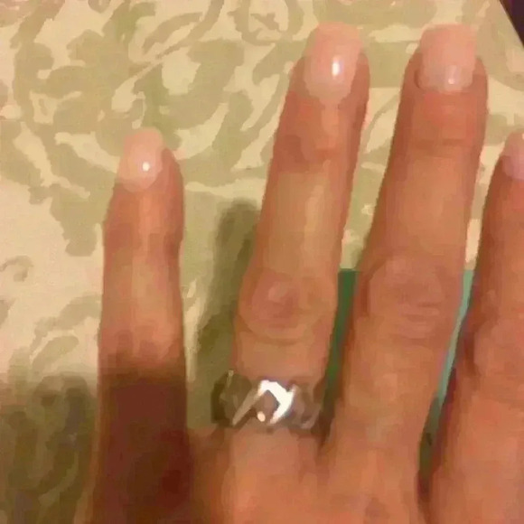 Sterling Silver ring   - Picture 1 of 4